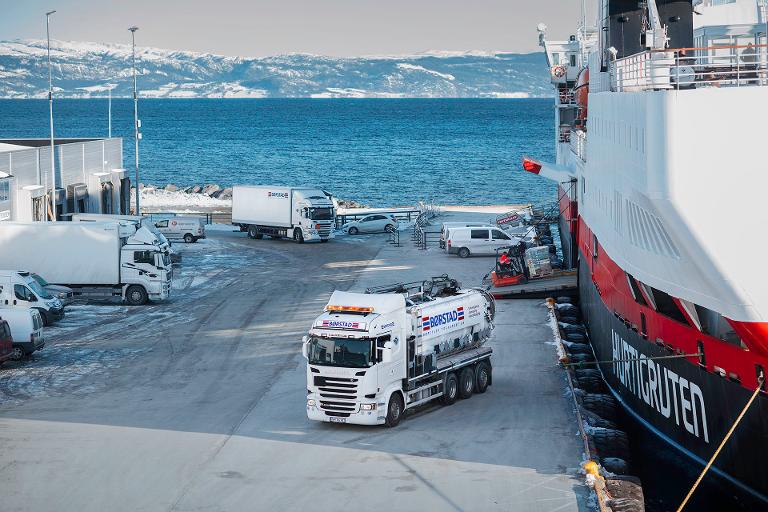 _RUA1558_web copy.jpg